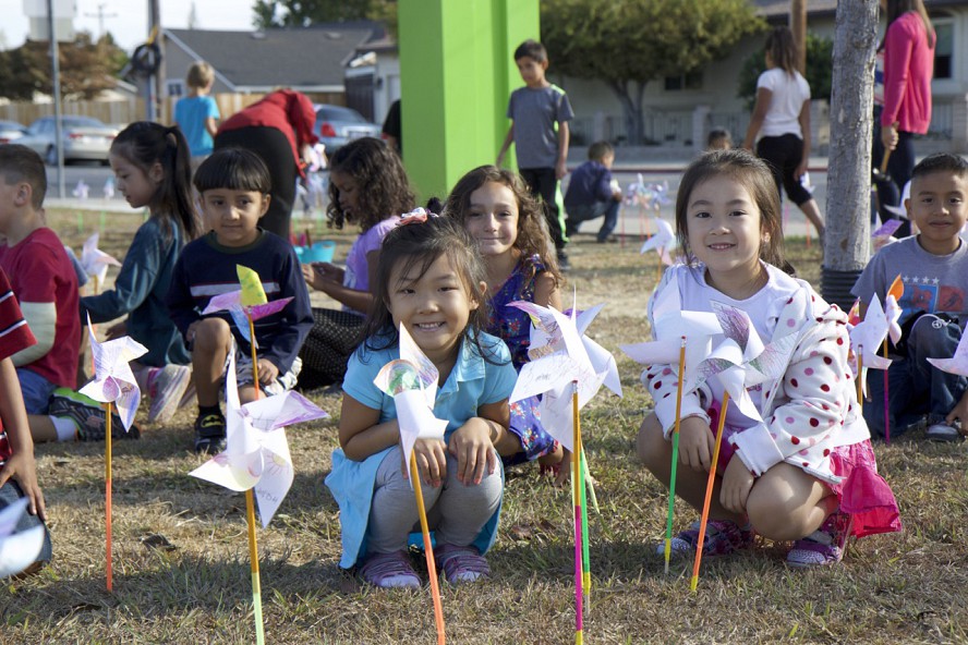 elementary school children smiling