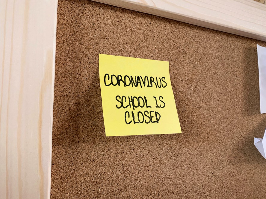 sign that reads: coronavirus school is closed